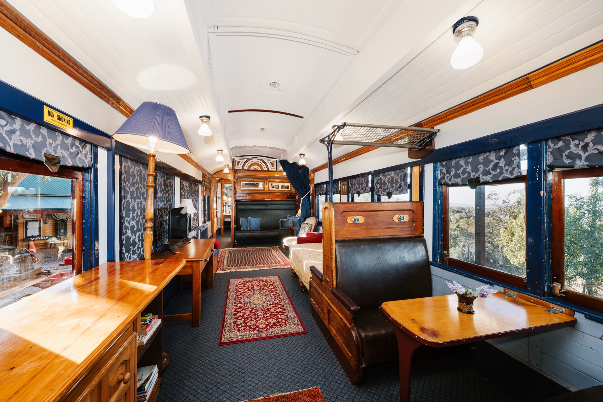 The Pullman - inside